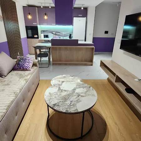 En Riverside Appartamento *