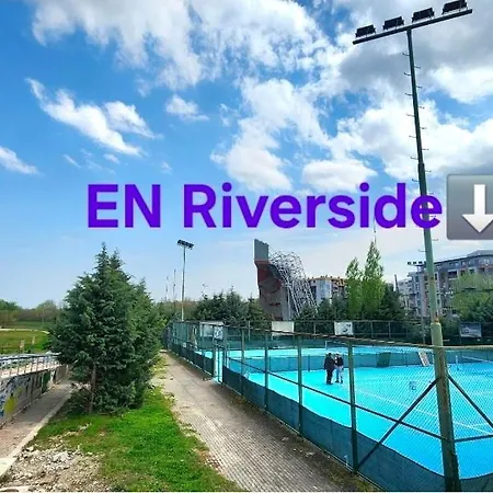 Апартаменты En Riverside