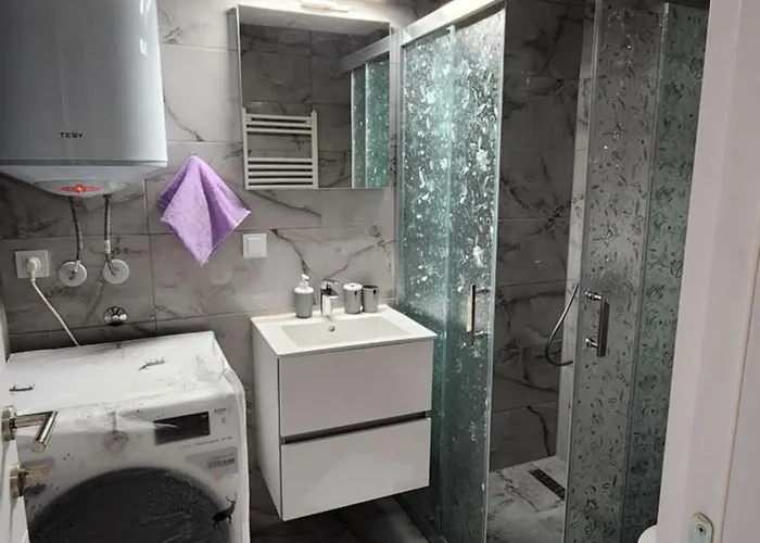 En Riverside * Skopje